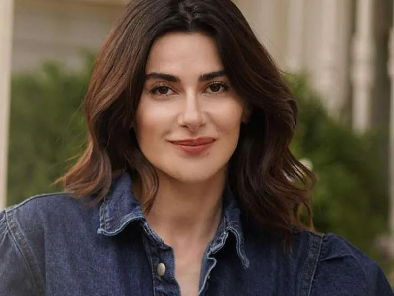 نسرین جوادزاده در نقش آیشه