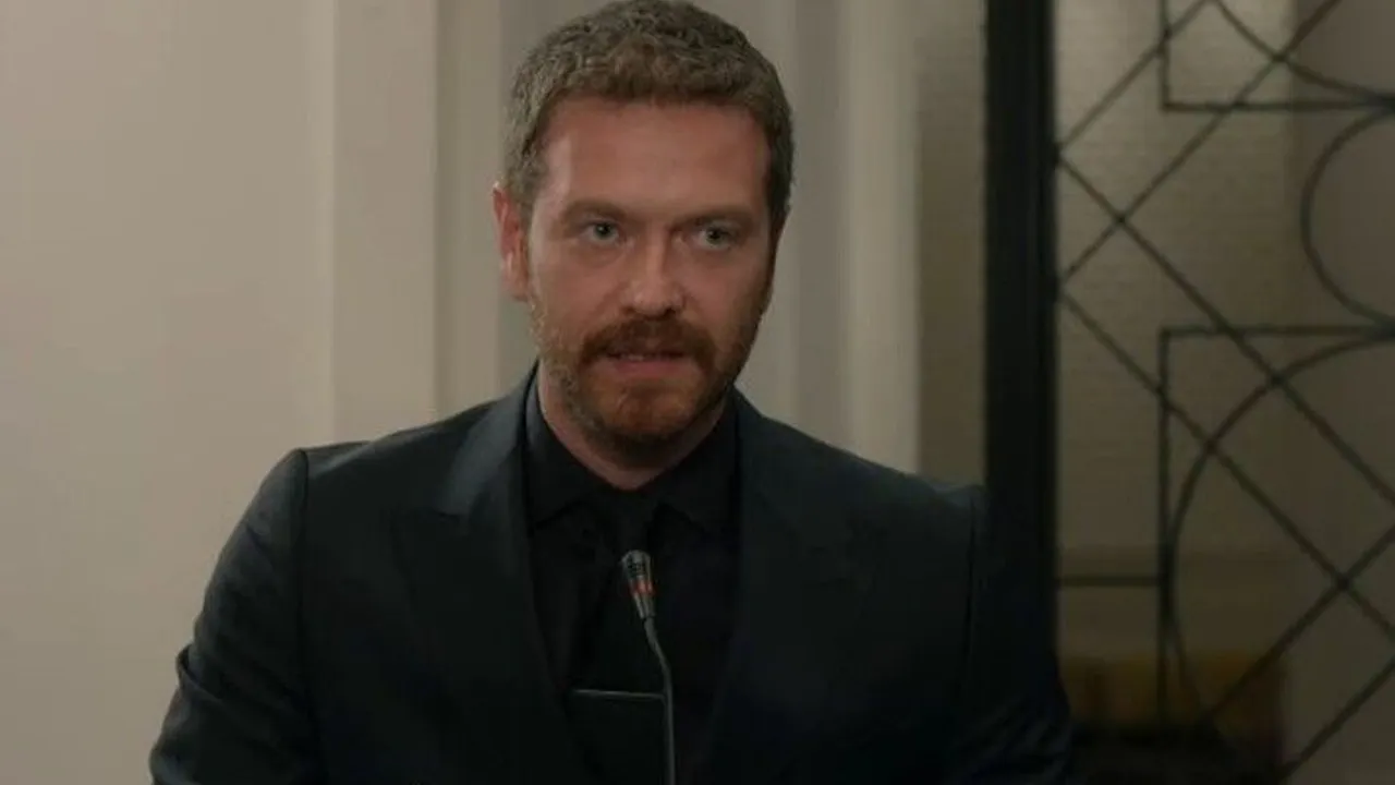 انگین اوزتورک در نقش بورا بوزبیلی