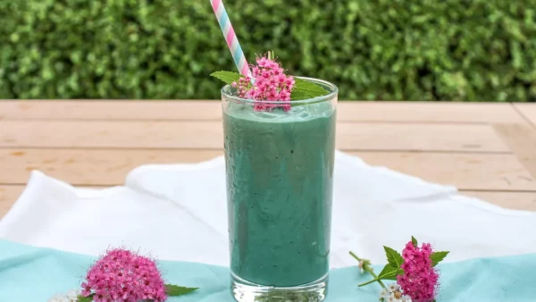 طرز تهیه ی اسپرولینای آبی، اسموتی جادویی انرژی بخش
