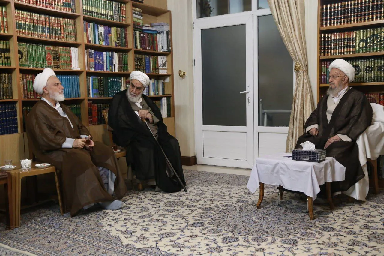 حضور محمدی گلپایگانی در بیت مکارم شیرازی