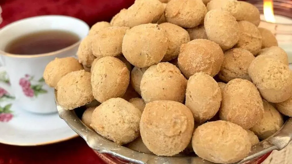 طرز تهیه شیرینی حاجی بادام یزدی خوشمزه و سنتی در خانه