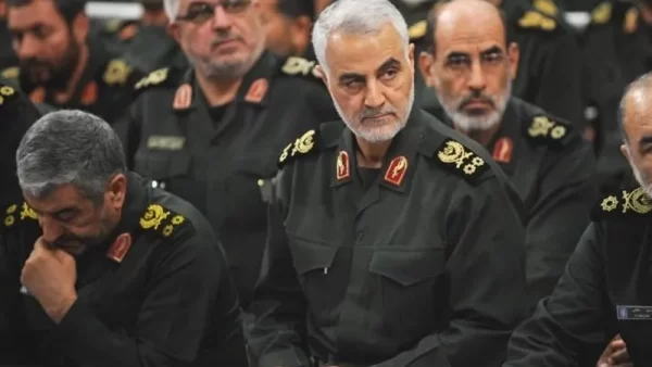 دست‌خط جدید سردار سلیمانی: حاضرم هر چه دارم به او بدهم ... + عکس