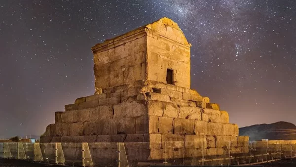 آرامگاه کوروش تصاویر دیده نشده از داخل مقبره کوروش + عکس