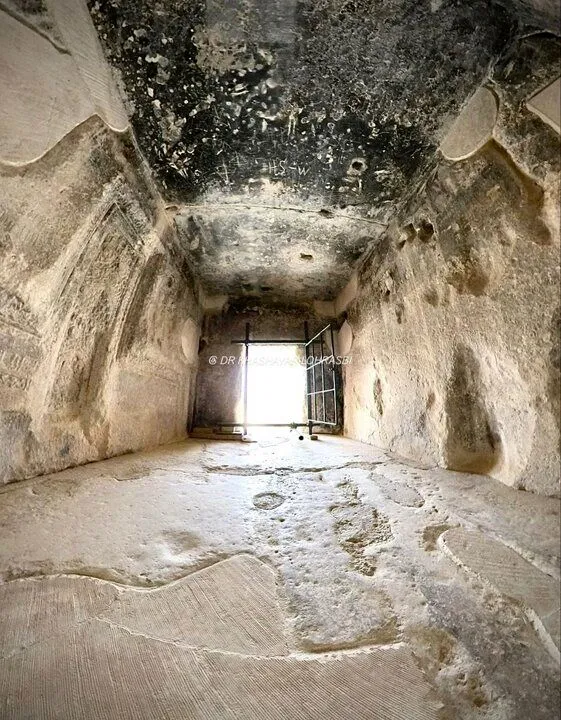 داخل مقبره کوروش