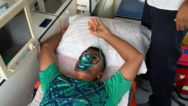 میدان جنگ یا زمین فوتبال؟ /درگیری وحشتناک در زمین بازی + ویدئو