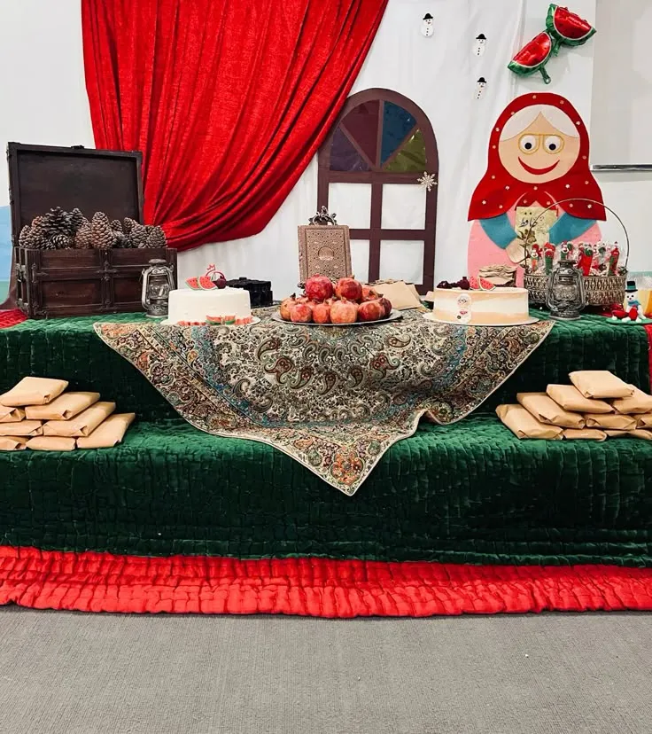 ایده تزیین میز شب یلدای مدرسه