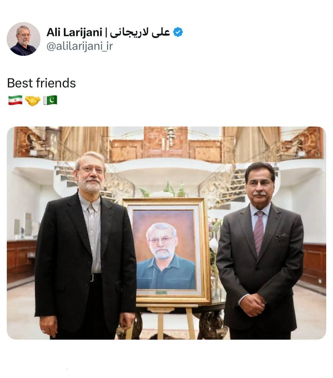 هدیه رئیس مجلس پاکستان به لاریجانی 