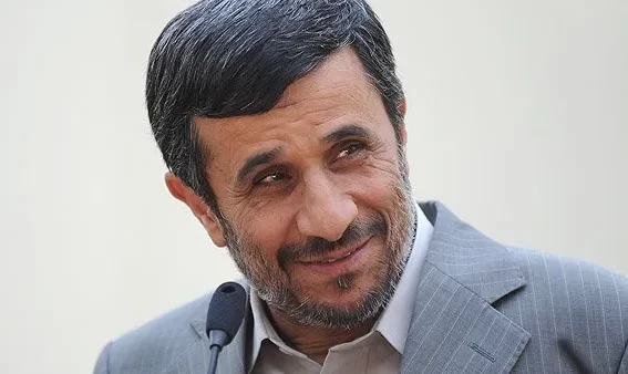 احمدی نژاد 1 احمدی نژاد در مراسم ترحیم خواهر اسفندیار مشایی + عکس