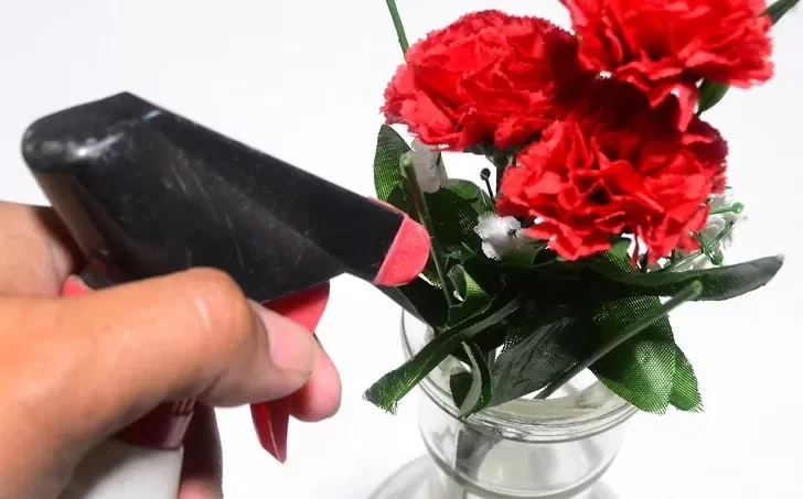 تمیز کردن گل های مصنوعی 