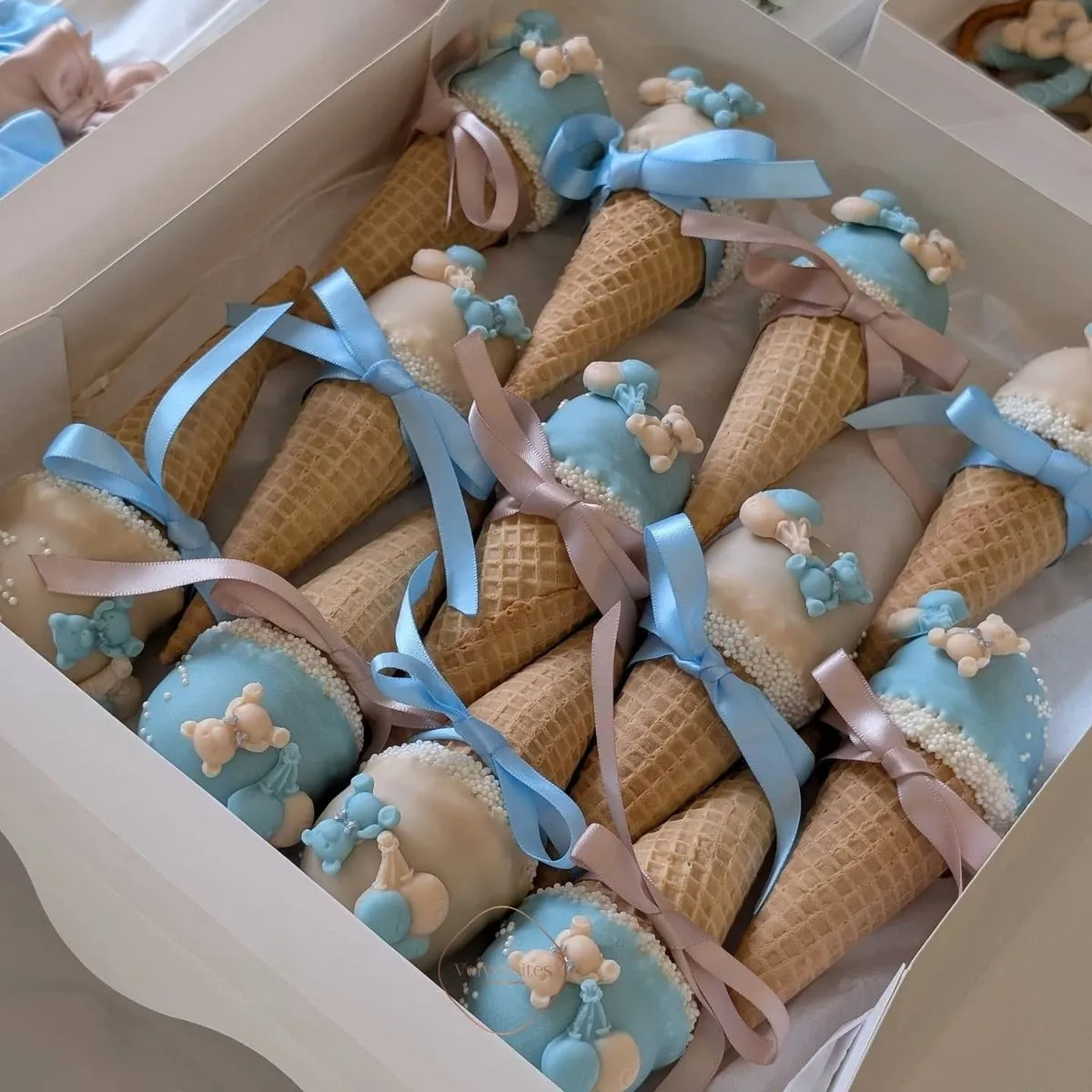 خوراکی های جشن دندونی