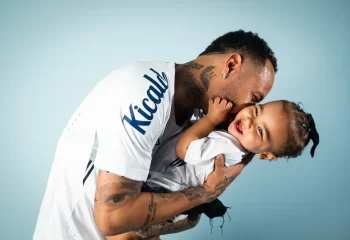 فیلم بانمک از دختر نیمار در زمین فوتبال