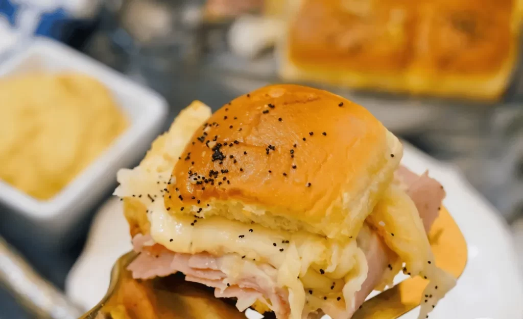 ساندویچ مدرسه