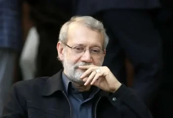 به گزارش پارت نیوز؛ علی لاریجانی که بامداد امروز، 4 آذر وارد کشور پاکستان شده بود با رئیس مجلس ملی پاکستان دیدار کرد و هدیه ای خاص و متفاوت دریافت کرد.