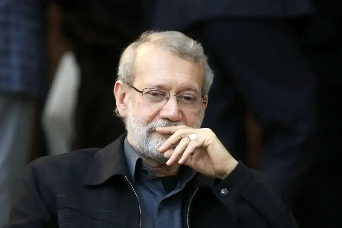 به گزارش پارت نیوز؛ علی لاریجانی که بامداد امروز، 4 آذر وارد کشور پاکستان شده بود با رئیس مجلس ملی پاکستان دیدار کرد و هدیه ای خاص و متفاوت دریافت کرد.