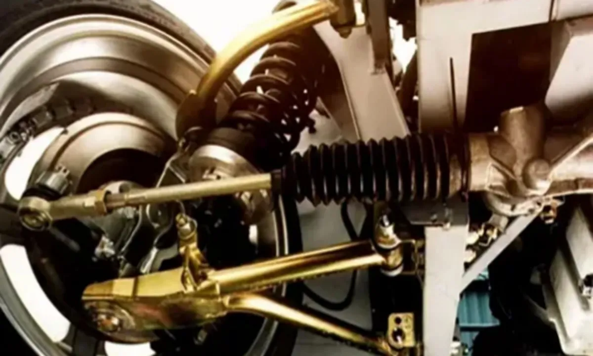 قطعاتی که بیشترین فشار را به جلوبندی خودرو وارد می‌کنند و عمر آن را کوتاه می‌کنند