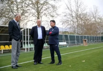 تاج خطاب به قلعه نویی: مردم حق انتقاد دارند