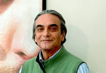 پیکر همایون ارشادی در بهشت سکینه کرج به خاک سپرده شد + تصاویر