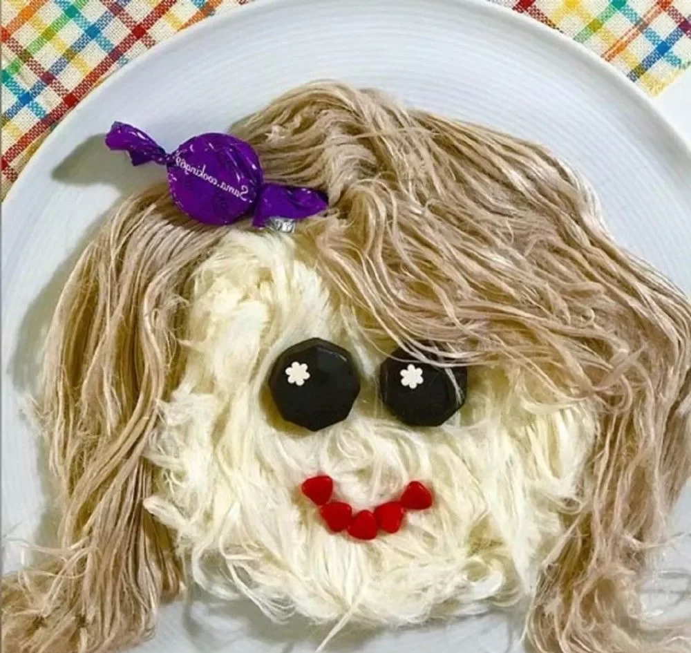 Edible cotton candy decoration