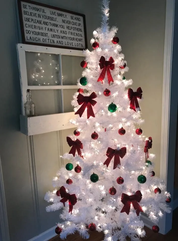 تزیین درخت کریسمس سفید