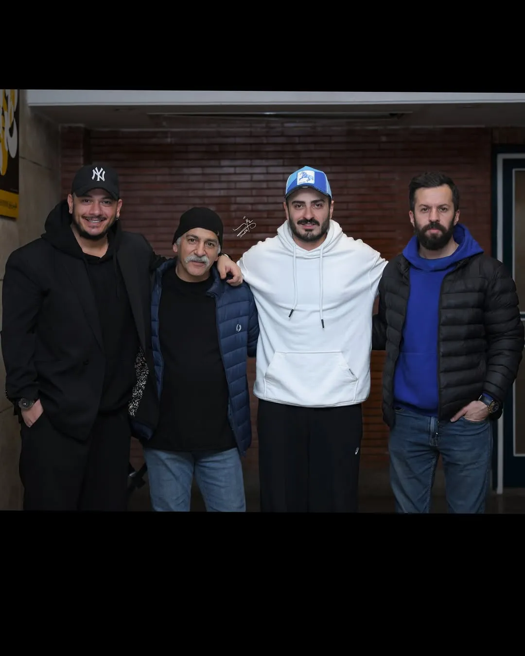 پدر و مادر نویدپورفرج _ اشوان