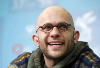 حضور بابک حمیدیان در کنار رعنا آزادی فر در سینمایی فیل تایید شد.