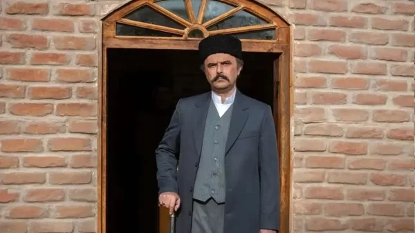 بصیرالملک از بامداد خمار جدا شد / دلیل و جزئیات