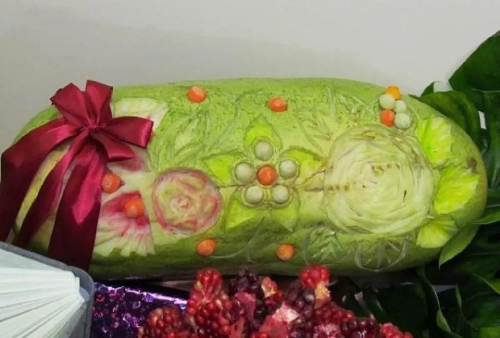 تزیین هندوانه شب یلدا با روبان