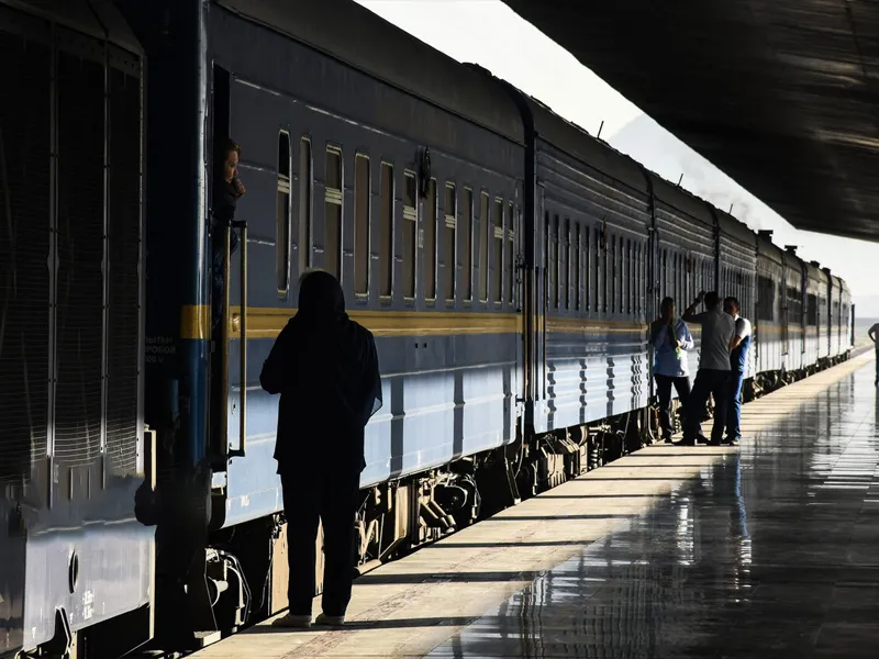 راه آهن تهران کشف ۱۲ کیلو تریاک با جاسازی باورنکردنی در وسایل مسافر + عکس