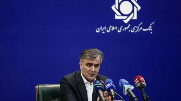 فرزین در جلسه هیئت دولت حاضر شد! + عکس