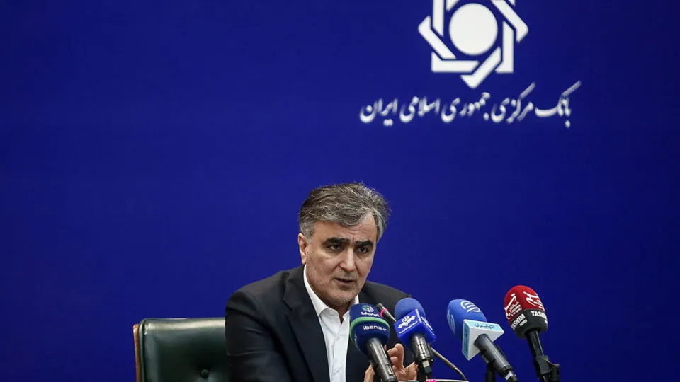 فرزین در جلسه هیئت دولت حاضر شد! + عکس