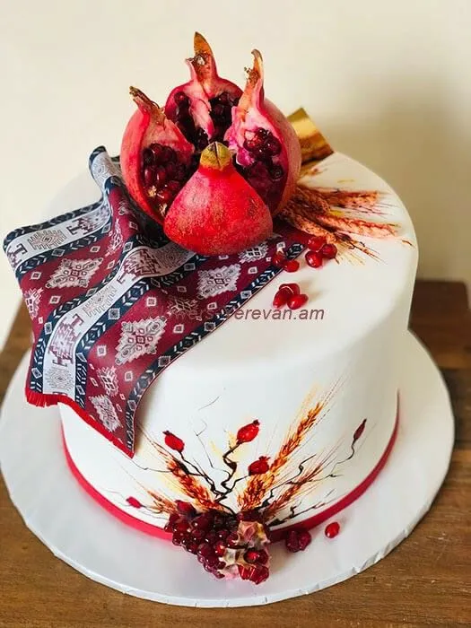 قشنگ ترین کیک شب یلدا