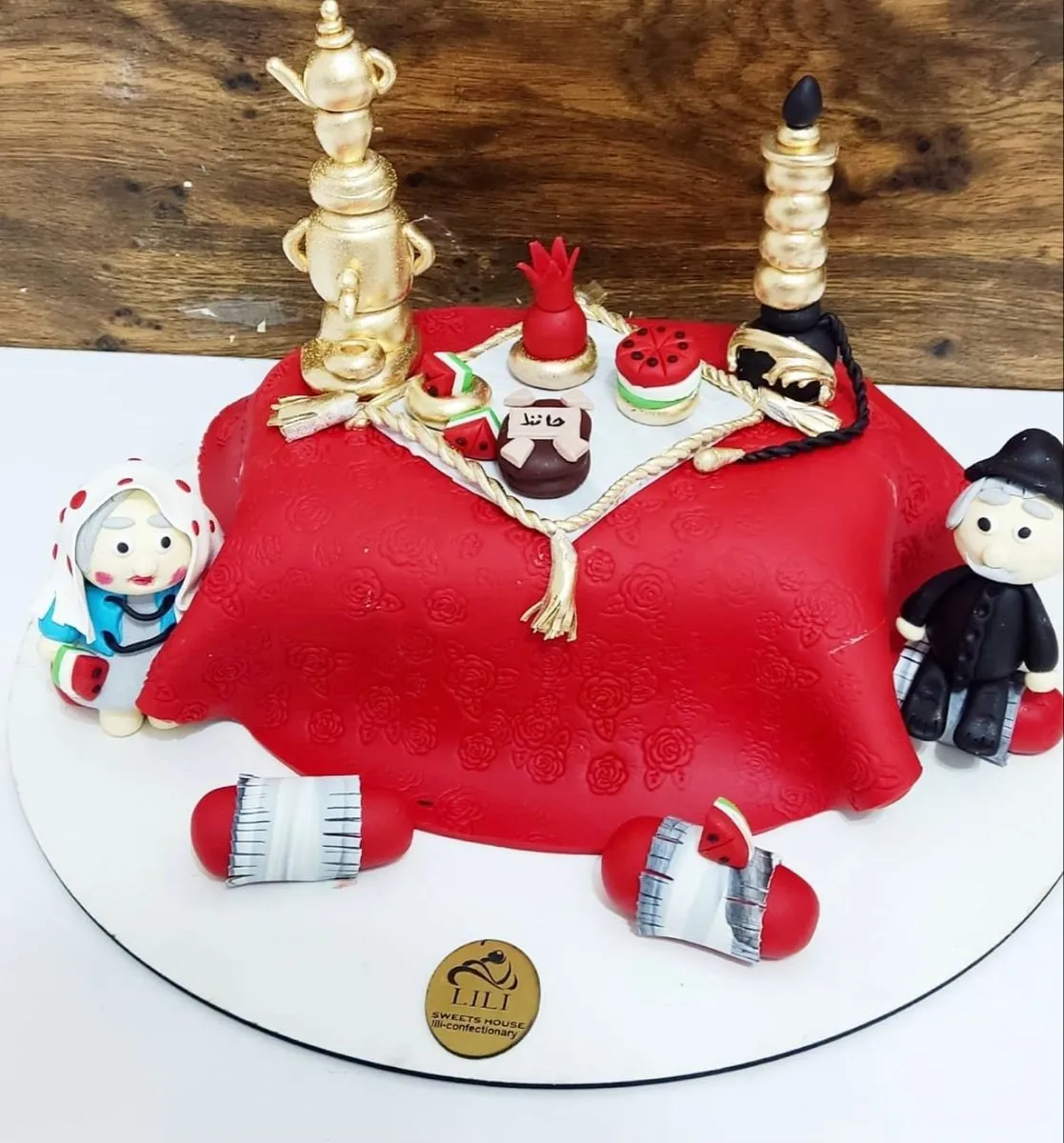 قشنگ ترین کیک شب یلدا