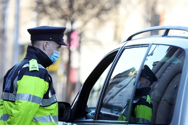 نمره منفی گواهینامه