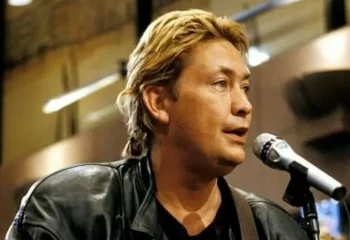 کریس ریا e1766468718119 کریس ریا خواننده معروف درگذشت + بیوگرافی و آثار