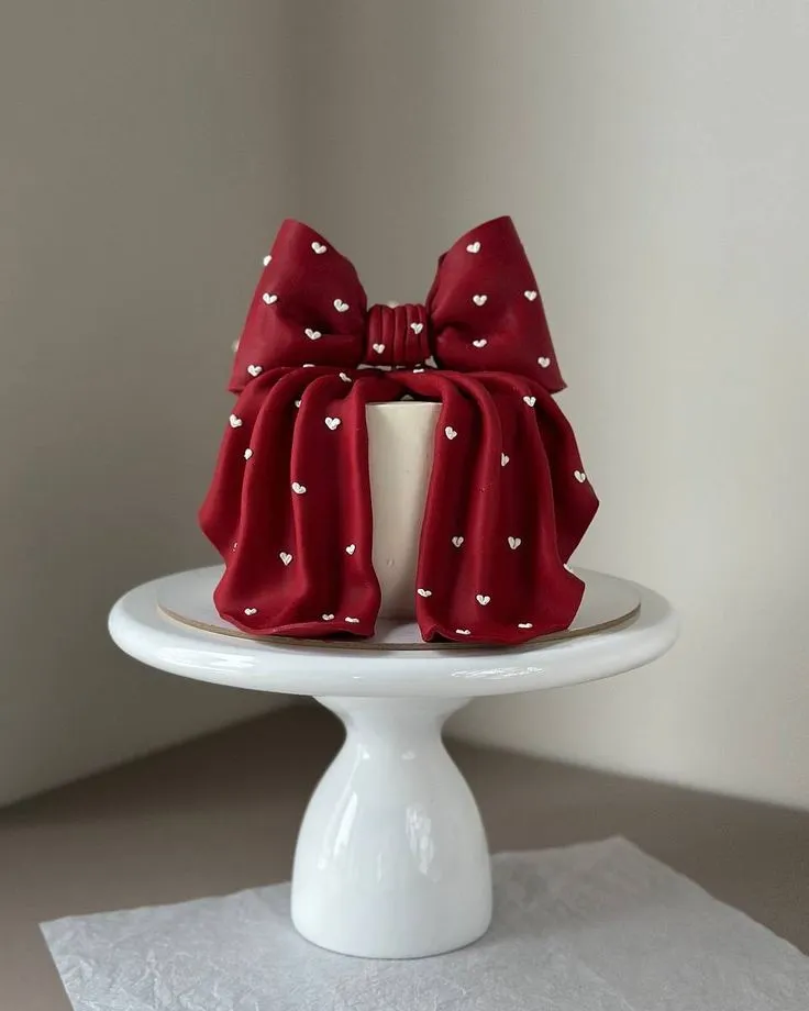 جدیدترین عکس کیک ولنتاین عاشقانه و خاص