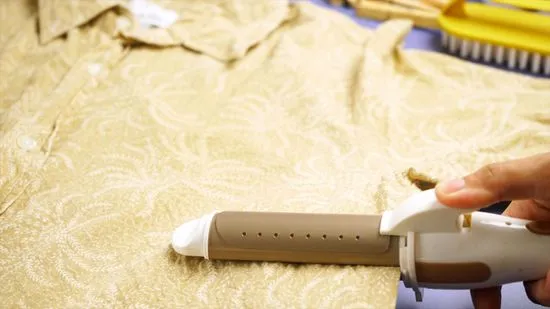 از بین بردن چین و چروک ها با استفاده از اتوی مو