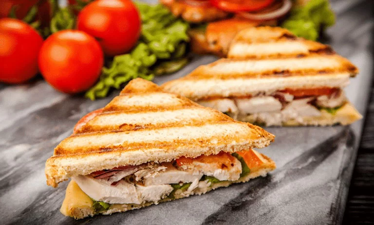 اسنک مرغ و قارچ