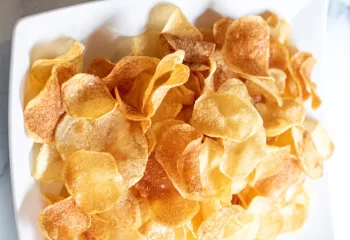 طرز تهیه چیپس خانگی ساده و ترد با کمترین مواد