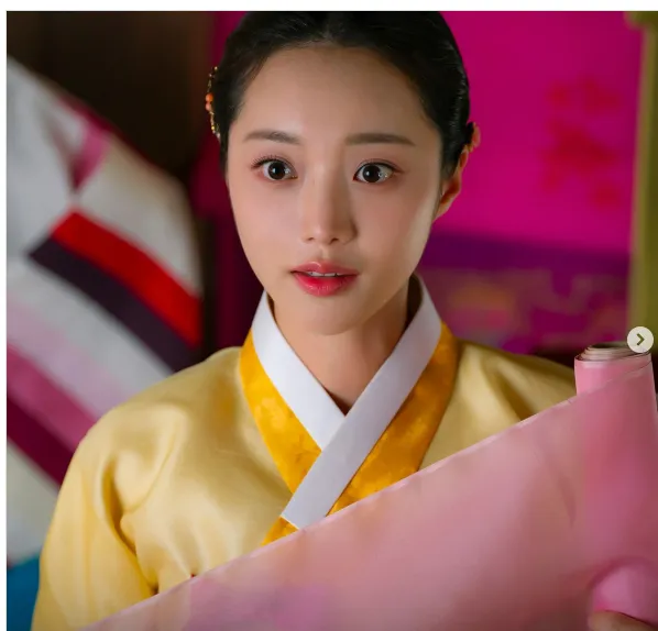 بیوگرافی هان سو-اون در نقش شین هی‑ریم