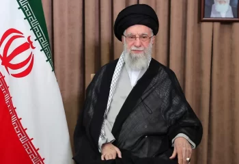 تصاویر حضور رهبر انقلاب در مرقد امام راحل(ره)