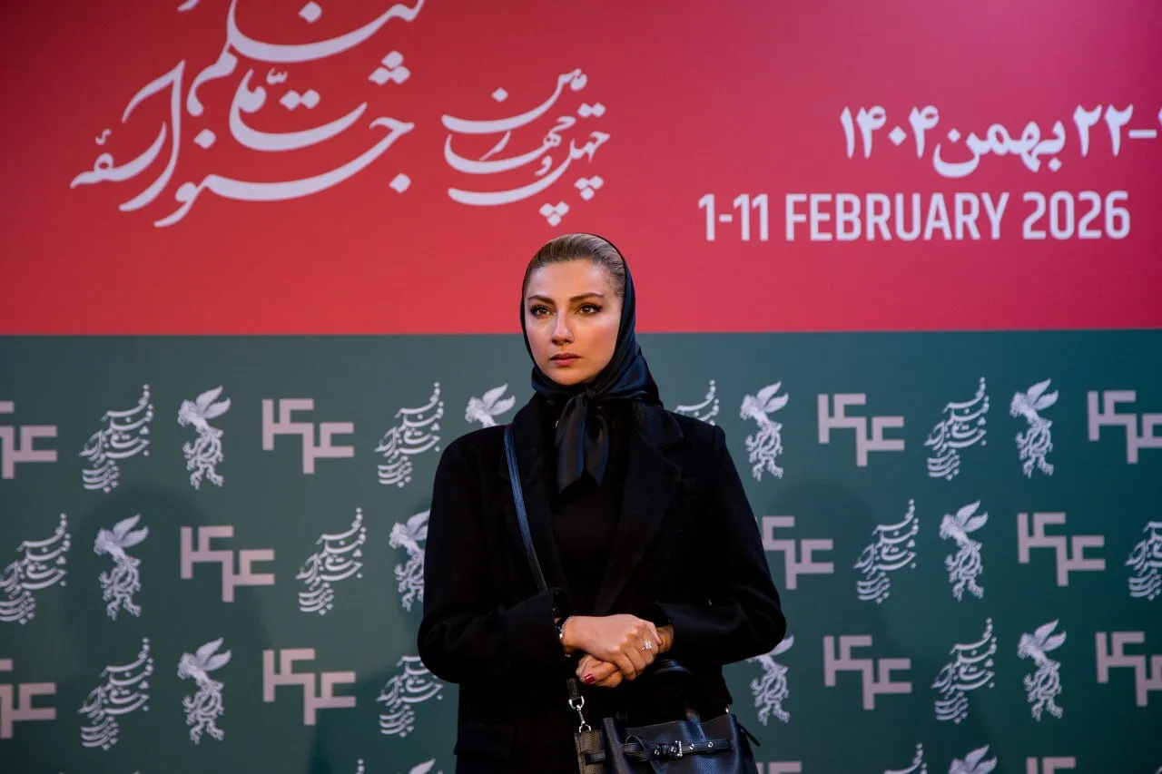 محیا دهقانی تنها بازیگر زن حاضر در فوتوکال روز اول جشنواره
