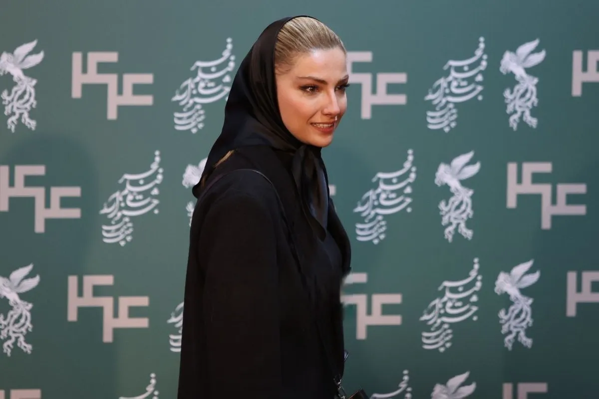 محیا دهقانی تنها بازیگر زن حاضر در فوتوکال روز اول جشنواره