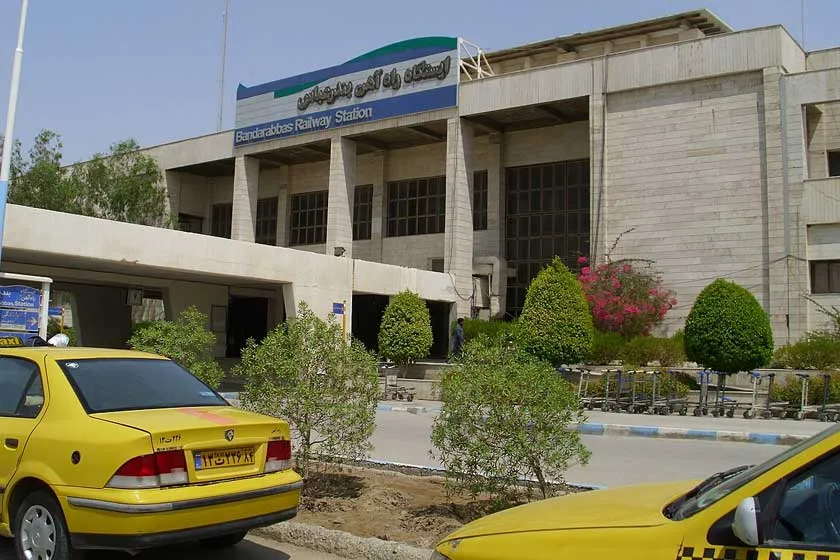 چگونه بهترین وسیله حمل‌ونقل برای سفر از تهران به بندرعباس را انتخاب کنیم؟