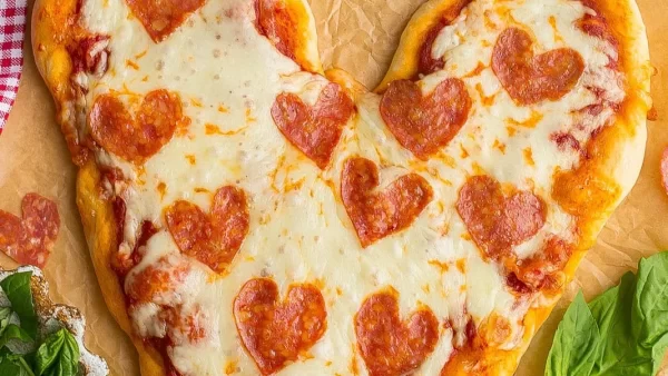 طرز تهیه پیتزای قلبی ولنتاین