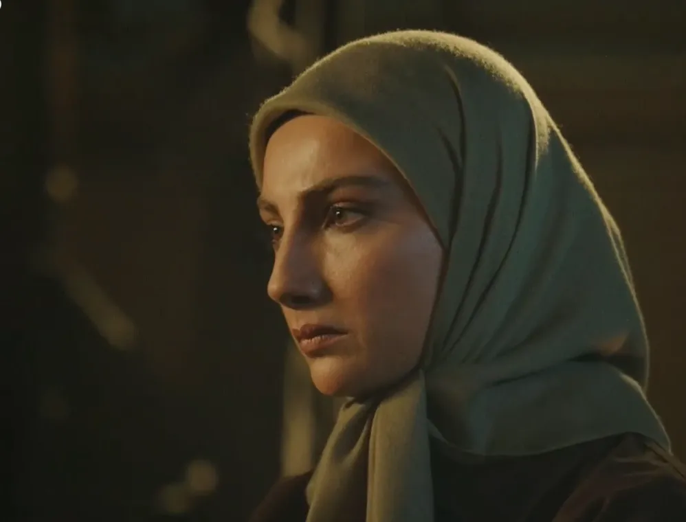 بیوگرافی محیا دهقانی