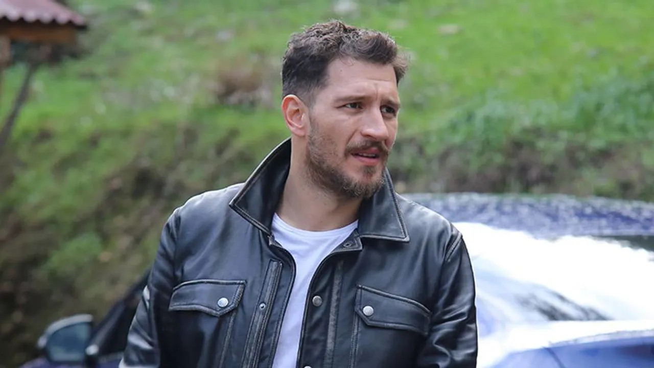 اوراز کیگیلار اوغلو در نقش بوزکورت هانوغلو (بوزو)