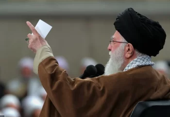 رهبر انقلاب: آمریکایی‌ها بدانند اگر جنگی راه بیندازند، این‌بار جنگ منطقه‌ای خواهد بود.