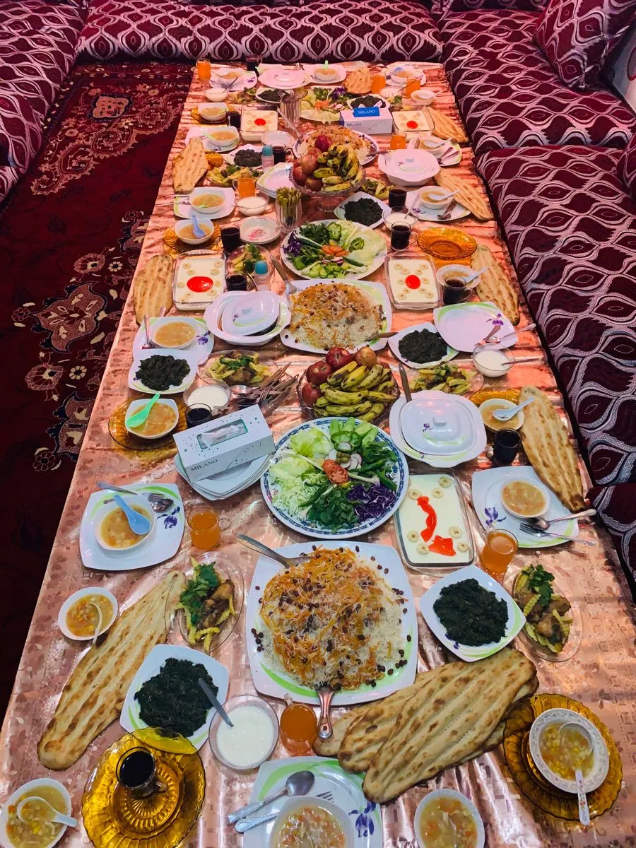 مدل تزیین سفره افطار مجلسی 