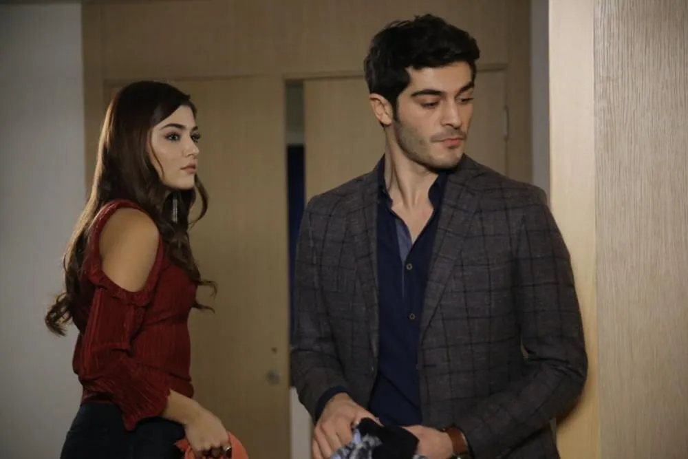 سریال عشق حرف حالیش نمیشه (Aşk Laftan Anlamaz)