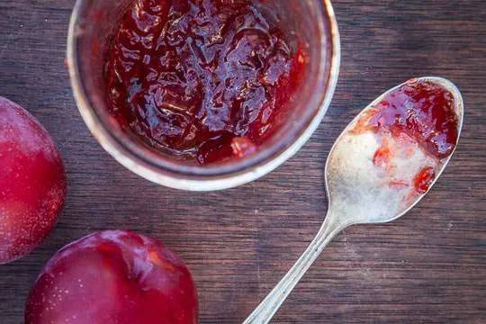 مربای آلو سیاه 1 طرز تهیه مربای آلو سیاه بدون هسته خانگی + فوت و فن ها